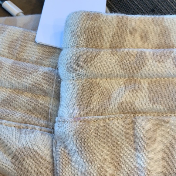 💕HP💕Splendid supersoft canyon leopard cream jogger sweatpants - Picture 8 of 11